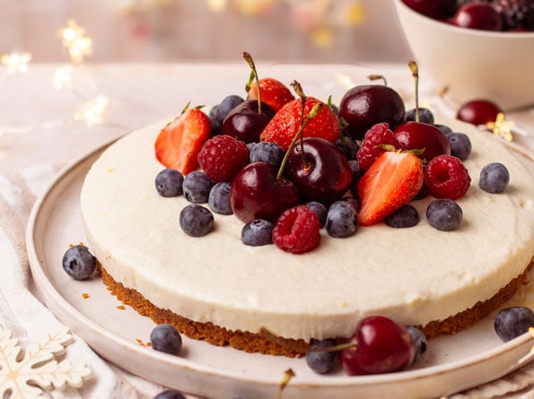 Greek yoghurt lemon cheesecake