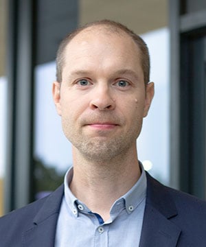 Understanding the link between colorectal cancer and obesity through metabolic profiling