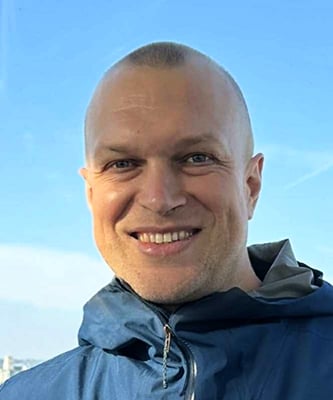 Whole grains, refined grains and cancer risk